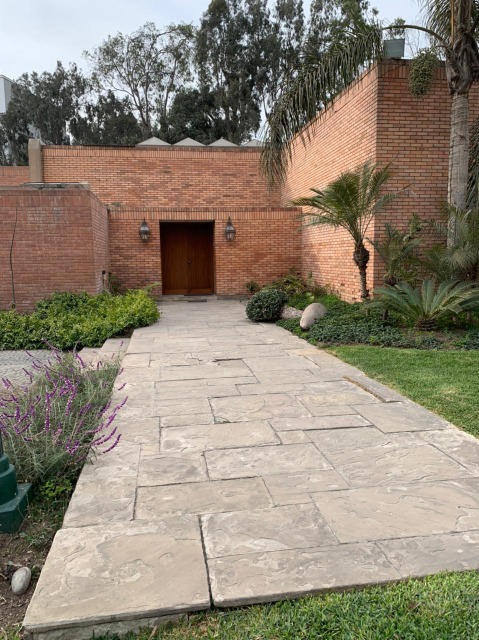 CASA COMO TERRENO en VENTA en SANTIAGO DE SURCO-1-016