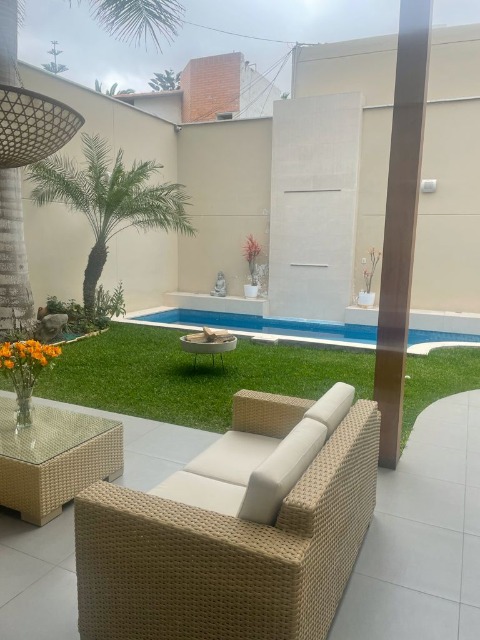 CASA en VENTA en CHORRILLOS -1-015